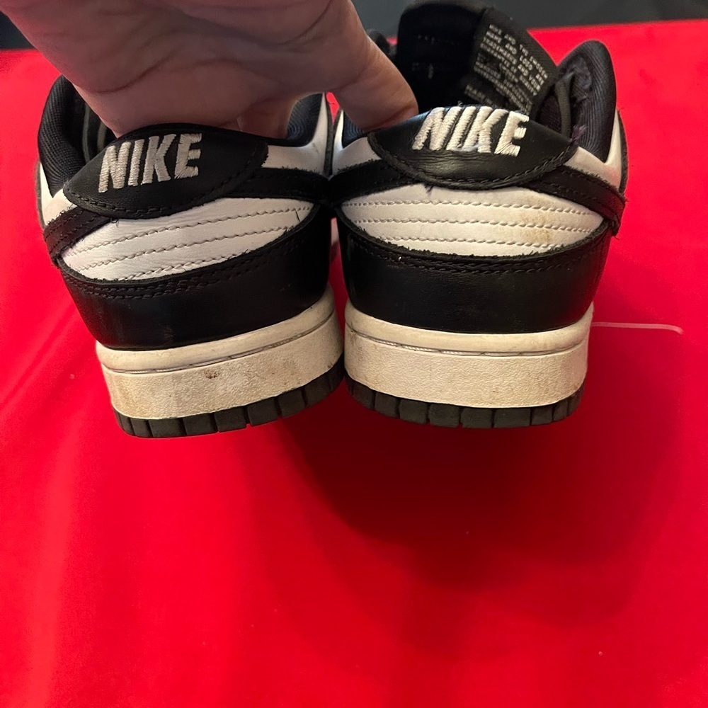 Nike Men's Black and White Low-Top Sneakers - Picture 3 of 5